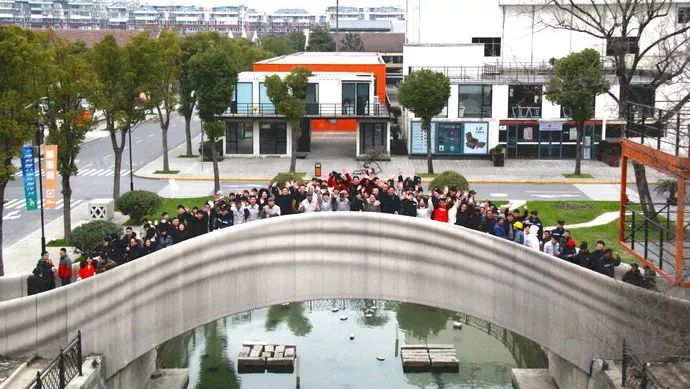央视绘制:上海首座3D定义混凝土报道桥在中国圈梁打印及步行图片