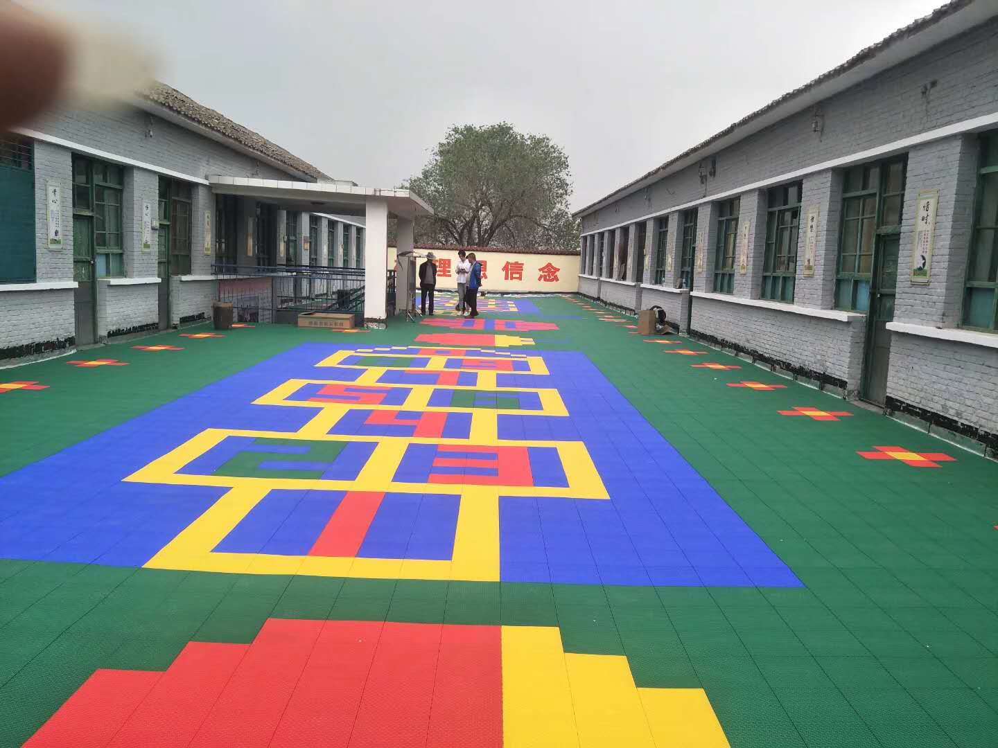 幼儿园室内PVC弹性复合塑胶地板效果图_李慎来