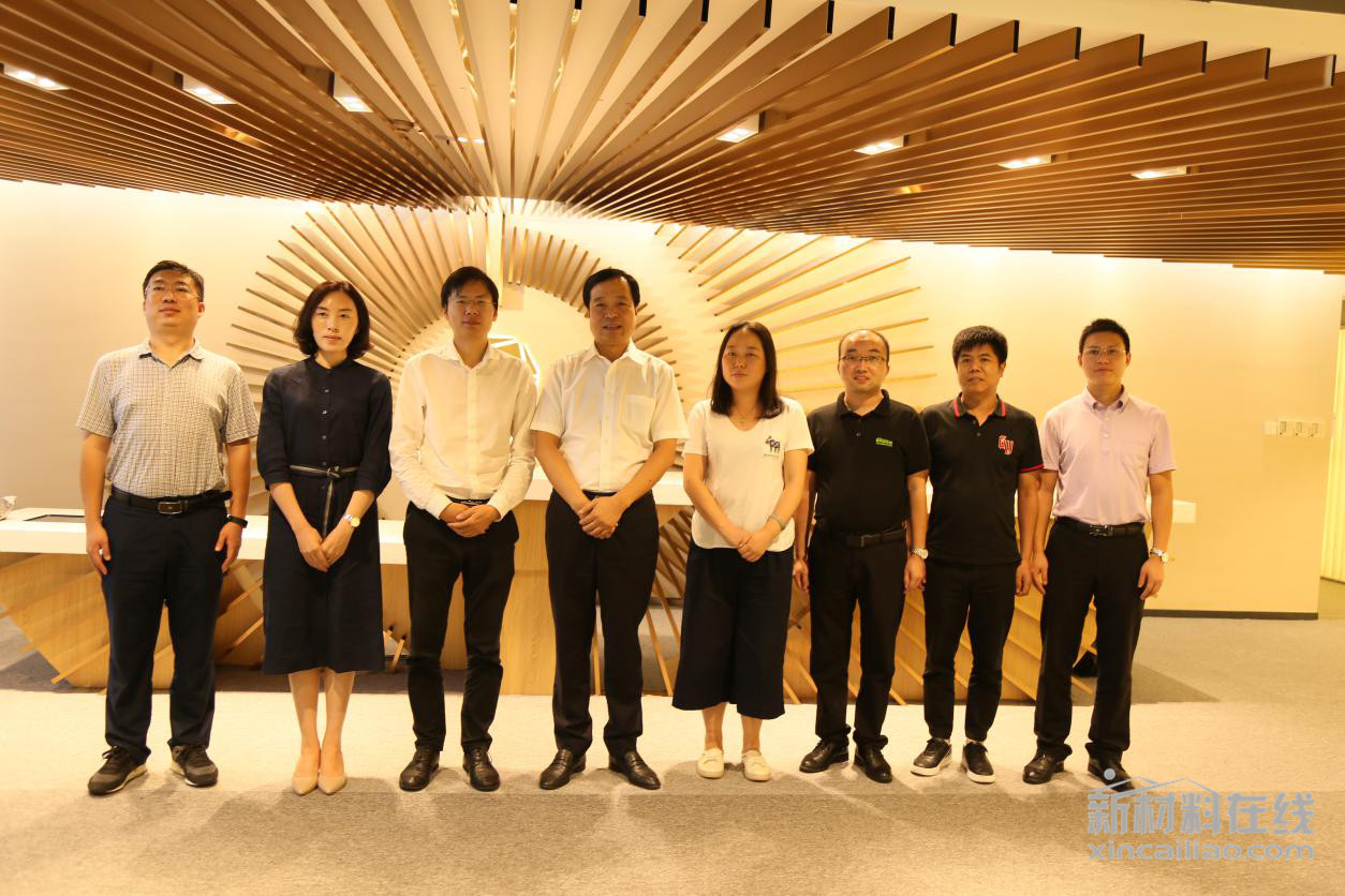 仙桃市人民政府,佛山工业设计学会,斐讯,华帝,魅族等来访创新材料馆