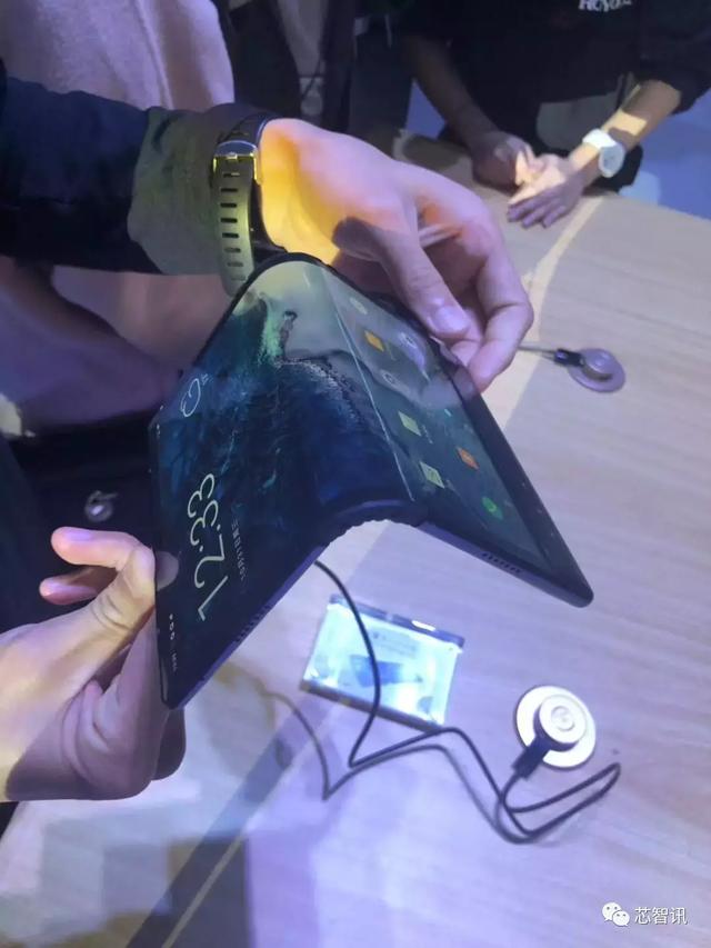 华为可折叠屏手机细节曝光，或将采用京东方的可折叠屏