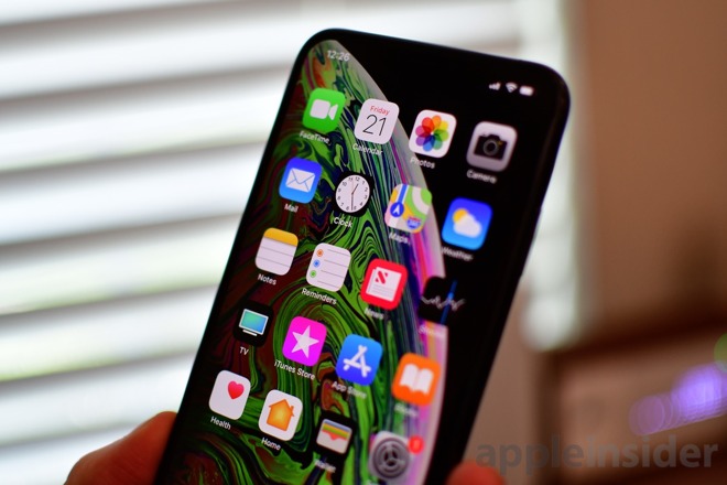 更轻更薄 明年 iPhone 将采用集成触控的新型 OLED 屏幕