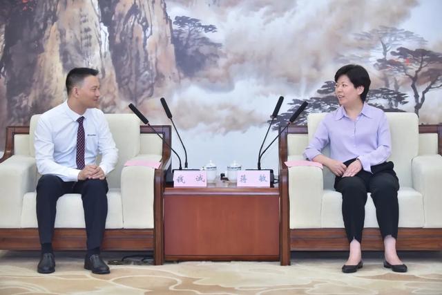 电集成电路高端湿法装备总部项目签约仪式,区领导洪延炜,匡辉出席仪式