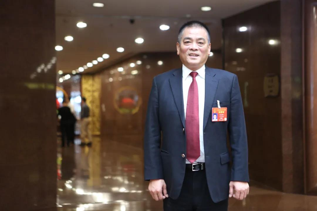 全国人大代表金发科技董事长袁志敏加快推广全降解塑料应勇于对国外